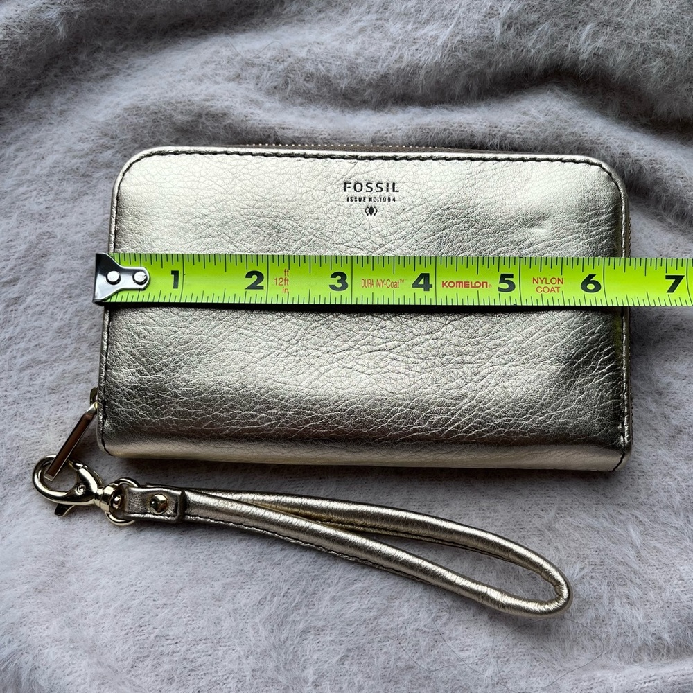 Fossil Gold Wristlet Bag - Picture 11 of 12